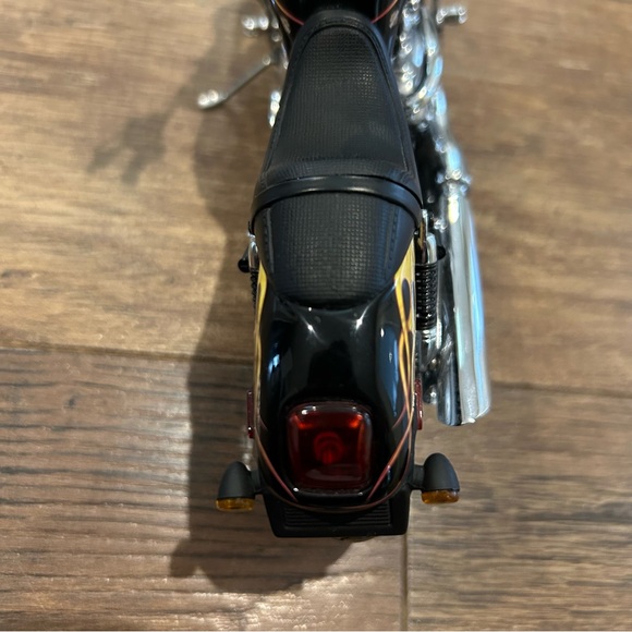 Franklin Mint 2005 Harley-Davidson Road Rally VRSCB V-ROD Limited Edition - Picture 7 of 14